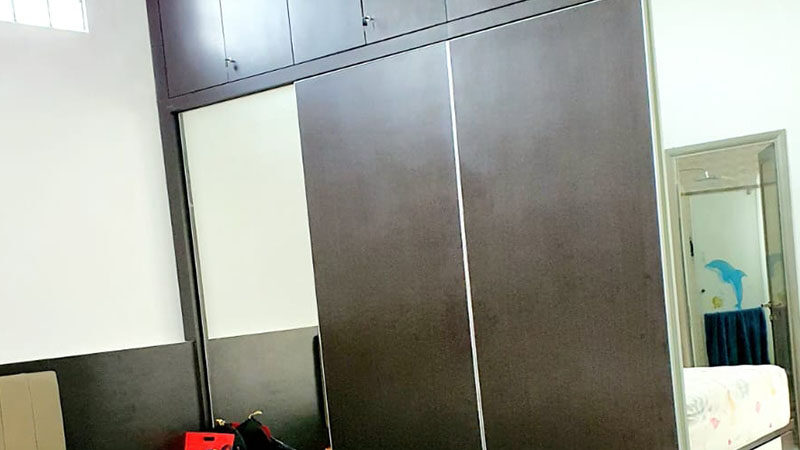 Perusahaan real estate Surabaya